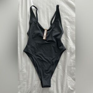 SKIMS SWIM SCOOP NECK ONE PIECE Swimsuit Bathing suit Gunmetal Medium NWT.